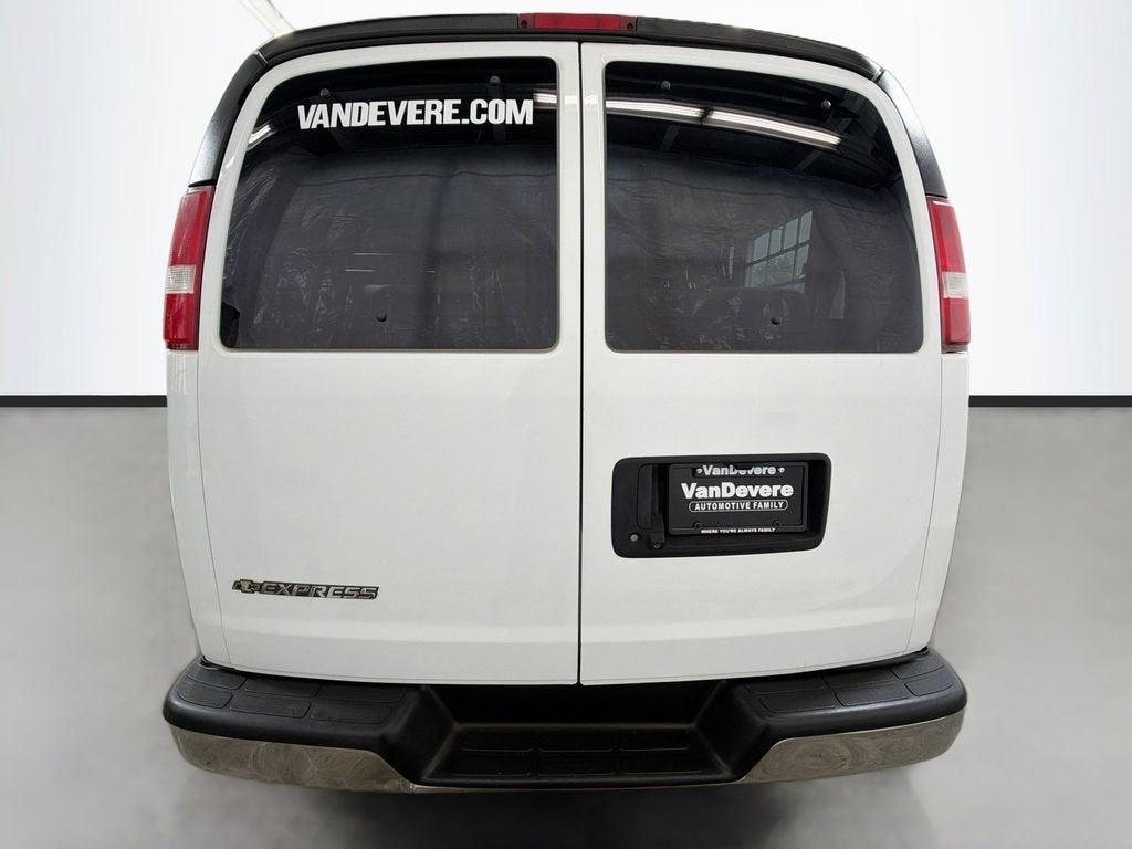 2018 Chevrolet Express Passenger 3500 LT