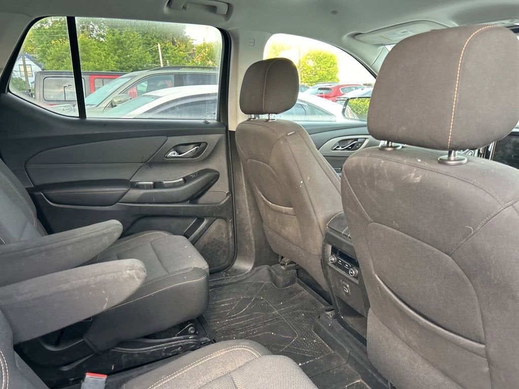 2021 Chevrolet Traverse LT Cloth