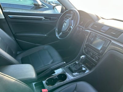 2018 Volkswagen Passat 2.0T SE
