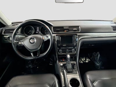2018 Volkswagen Passat 2.0T SE