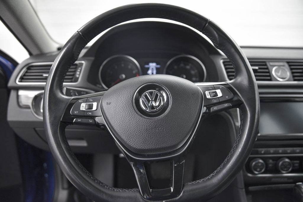 2017 Volkswagen Passat 1.8T SE