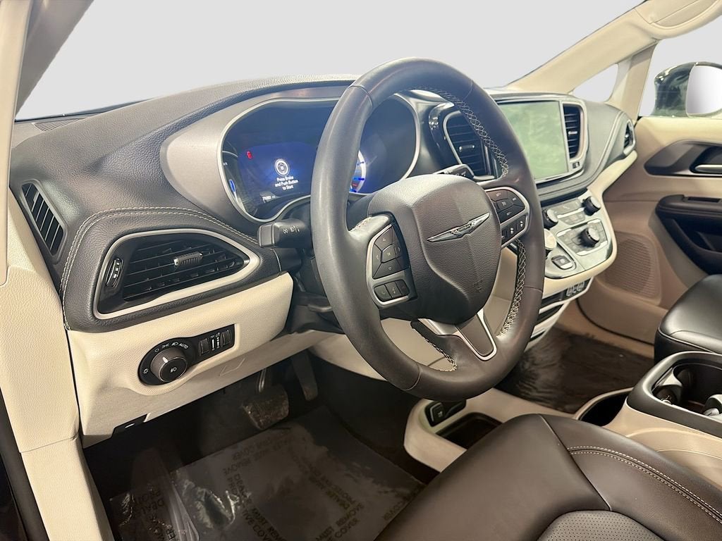 2024 Chrysler Pacifica Hybrid Select