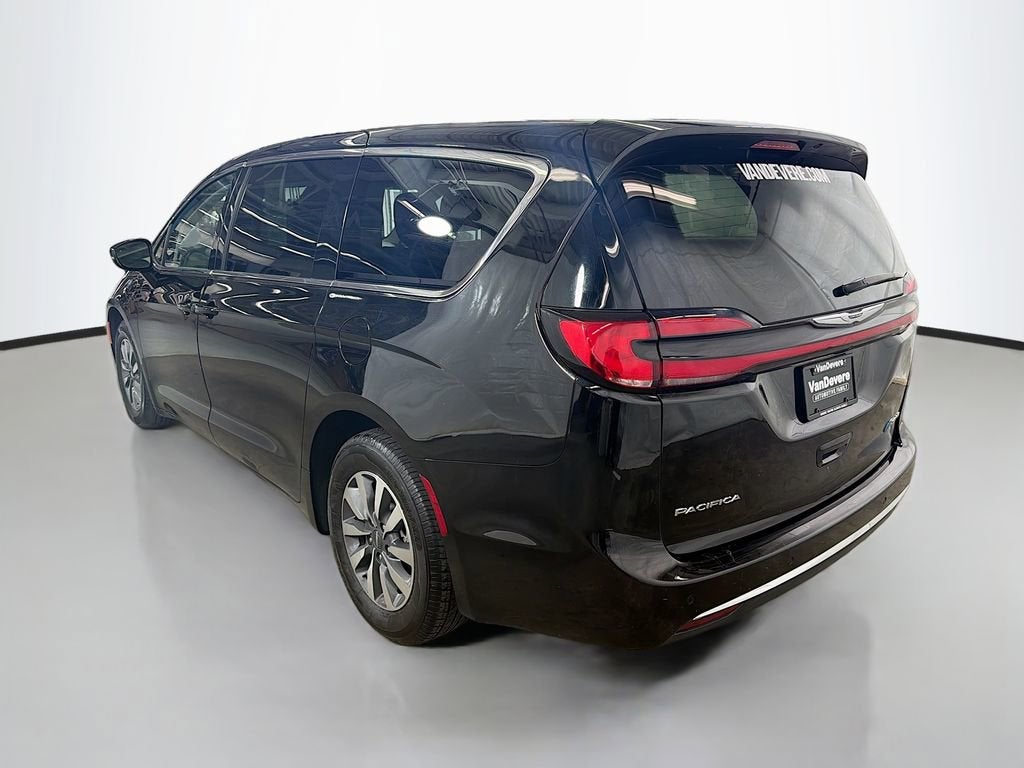 2024 Chrysler Pacifica Hybrid Select