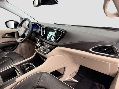 2023 Chrysler Pacifica Hybrid Limited