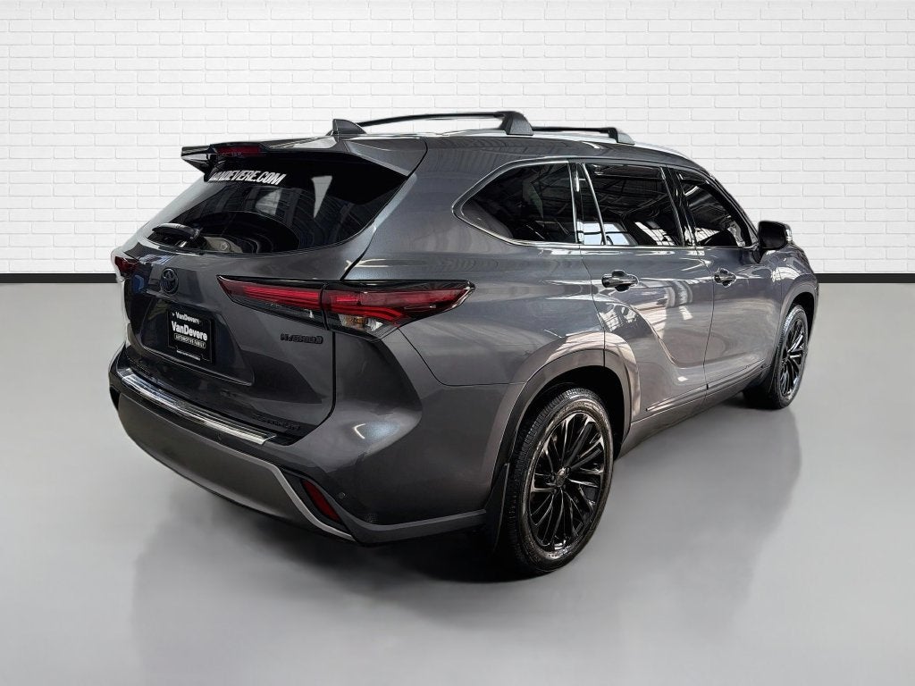 2024 Toyota Highlander Hybrid Platinum