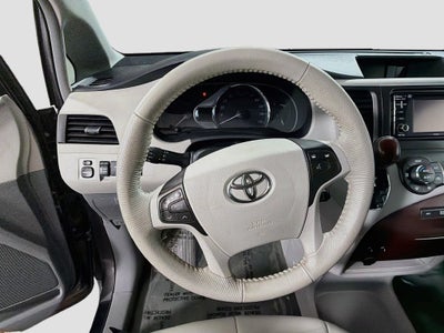 2014 Toyota Sienna XLE