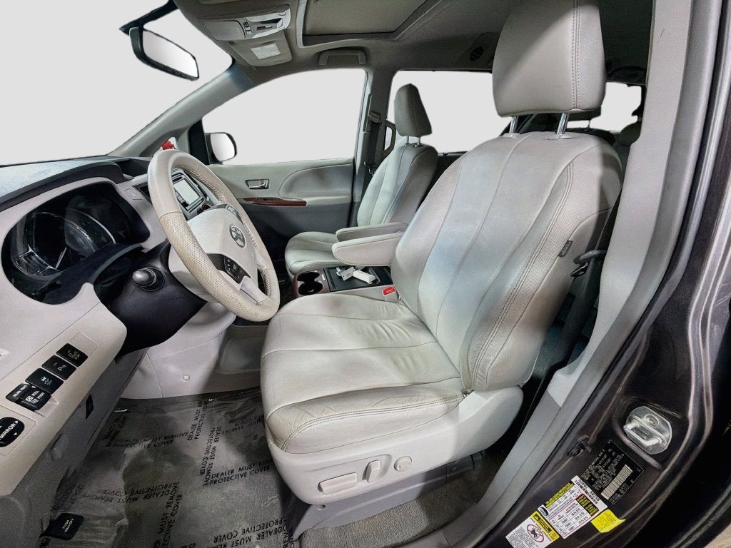 2014 Toyota Sienna XLE