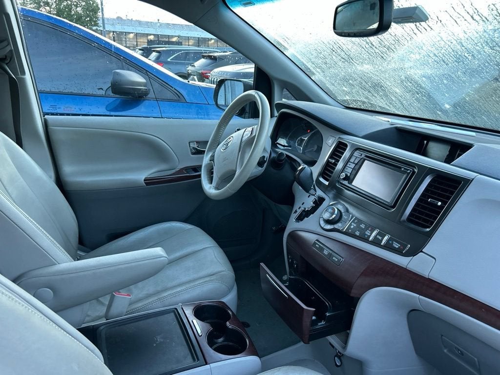 2014 Toyota Sienna XLE