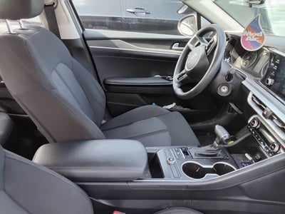 2022 Kia K5 LX