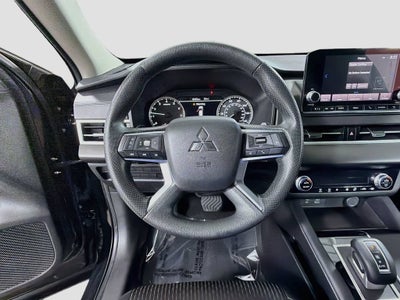 2022 Mitsubishi Outlander ES