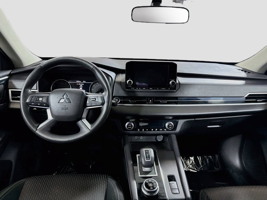 2022 Mitsubishi Outlander ES