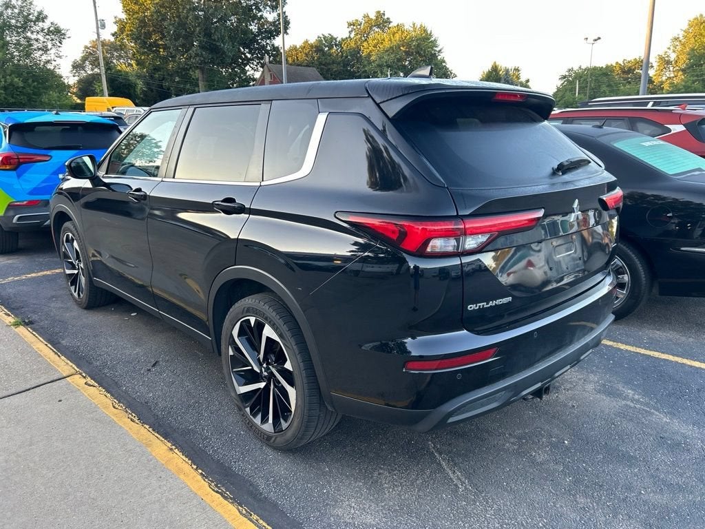 2022 Mitsubishi Outlander ES