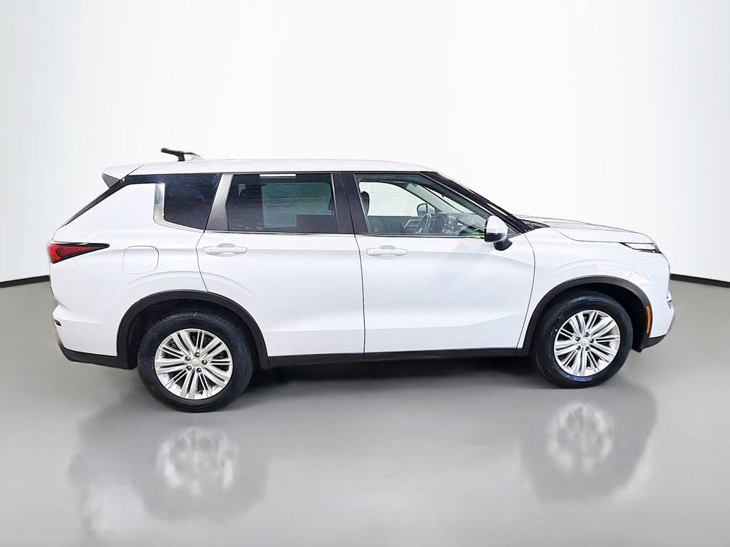 2023 Mitsubishi Outlander ES