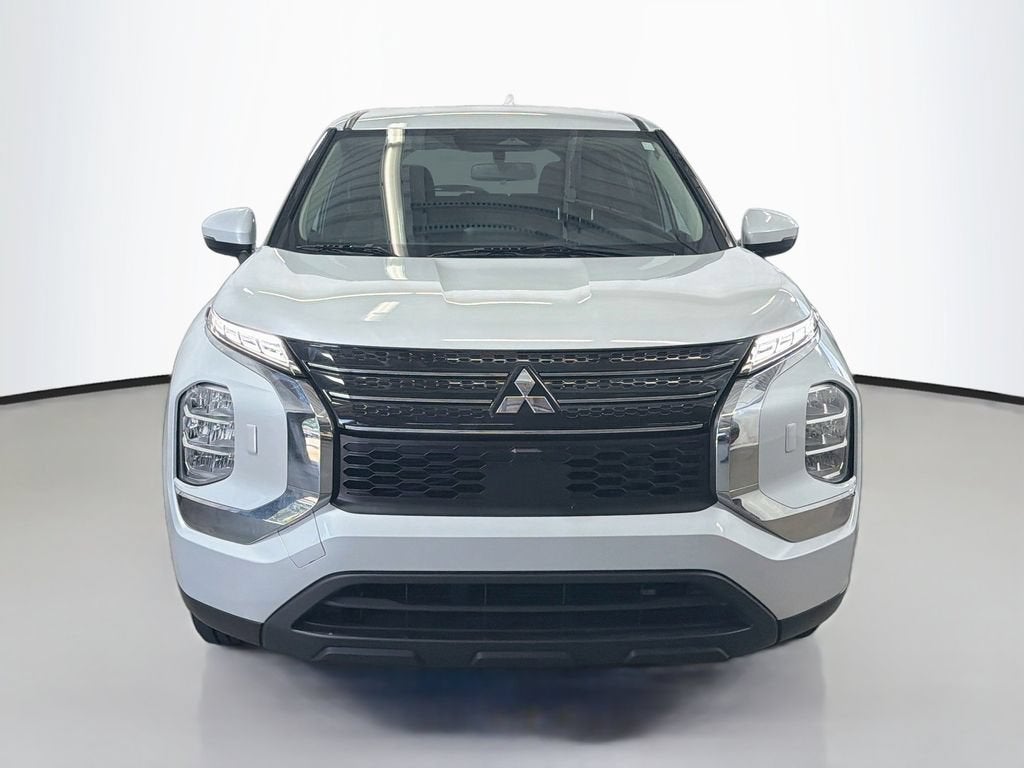 2023 Mitsubishi Outlander ES