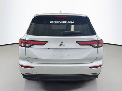 2023 Mitsubishi Outlander ES