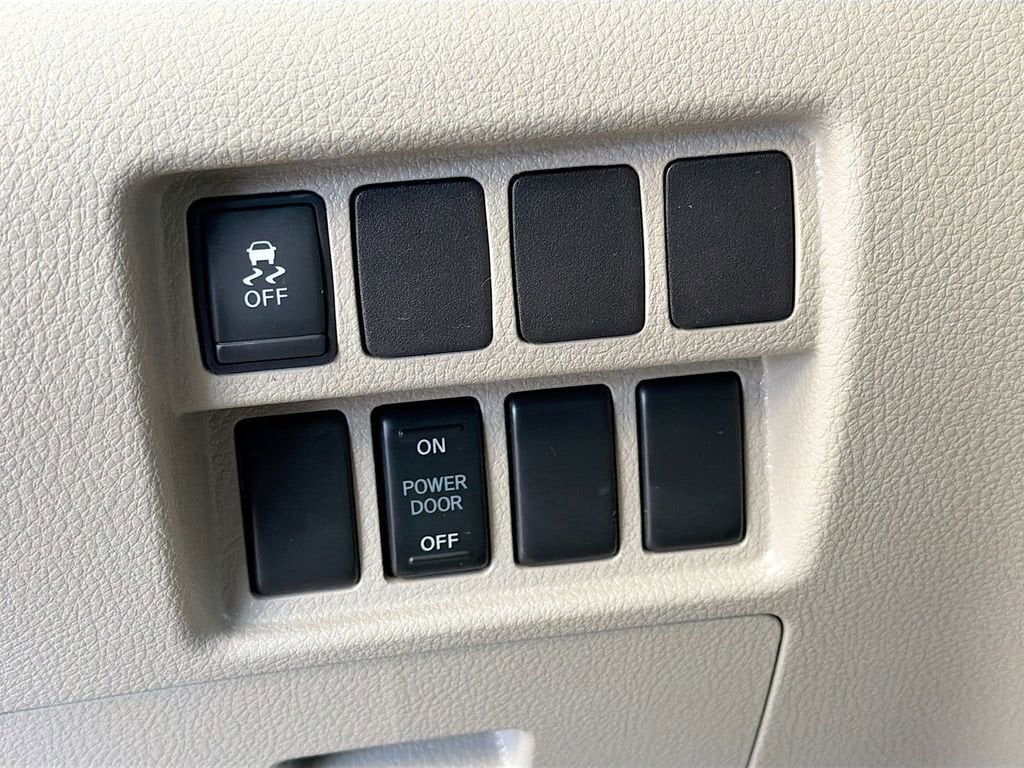 2015 Nissan Quest SV