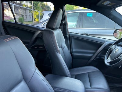 2018 Toyota RAV4 SE