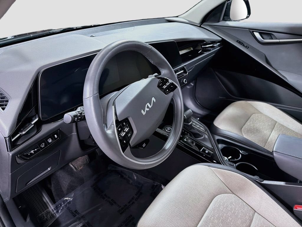 2024 Kia Niro SX