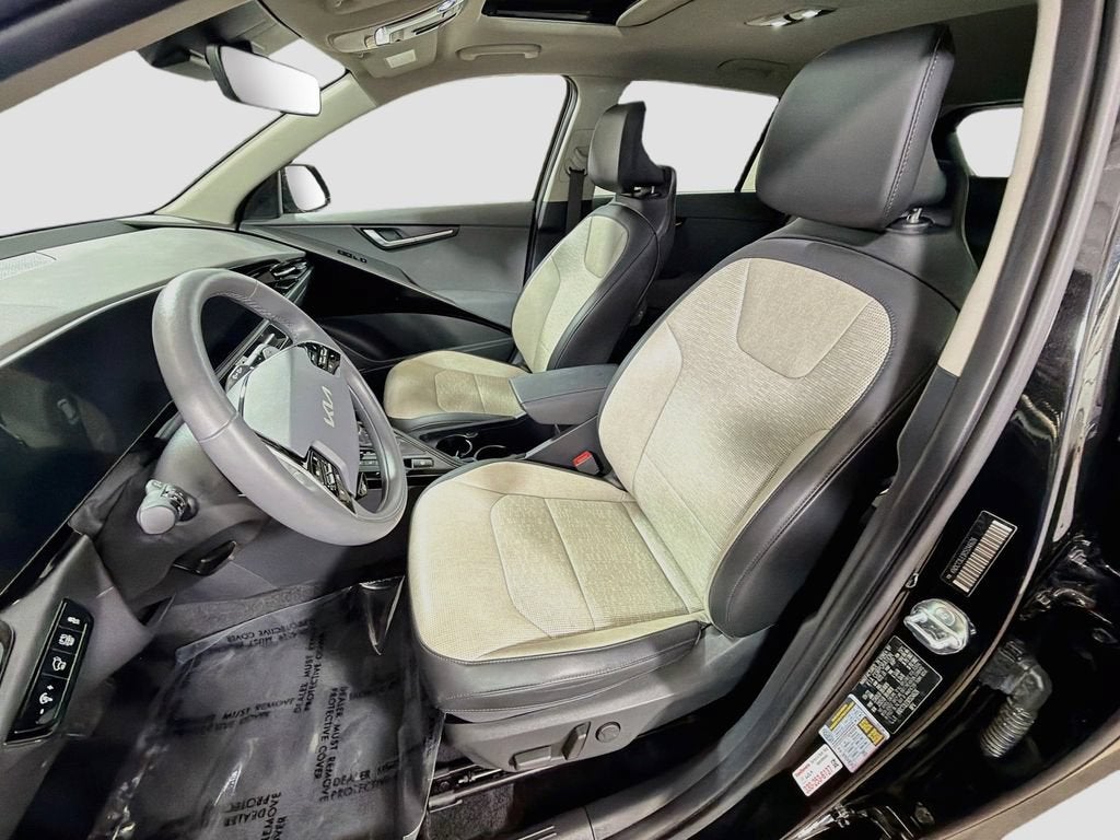 2024 Kia Niro SX