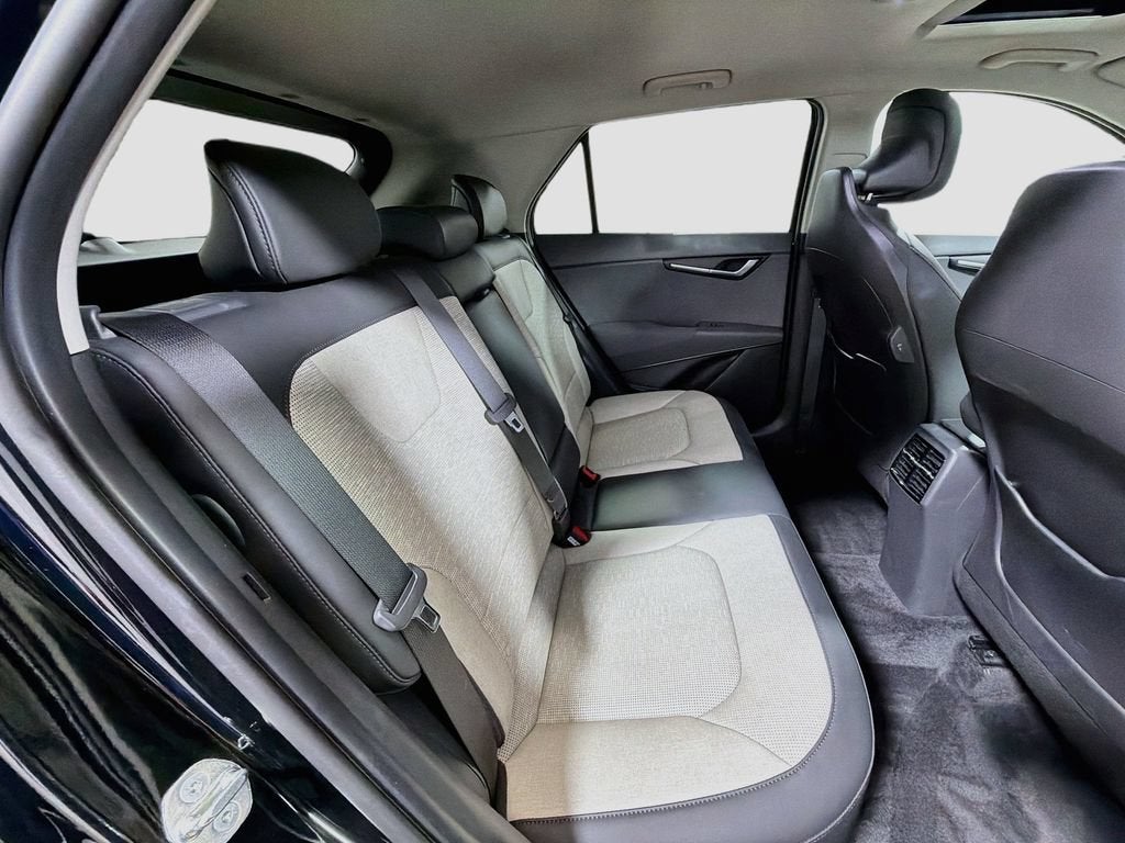 2024 Kia Niro SX