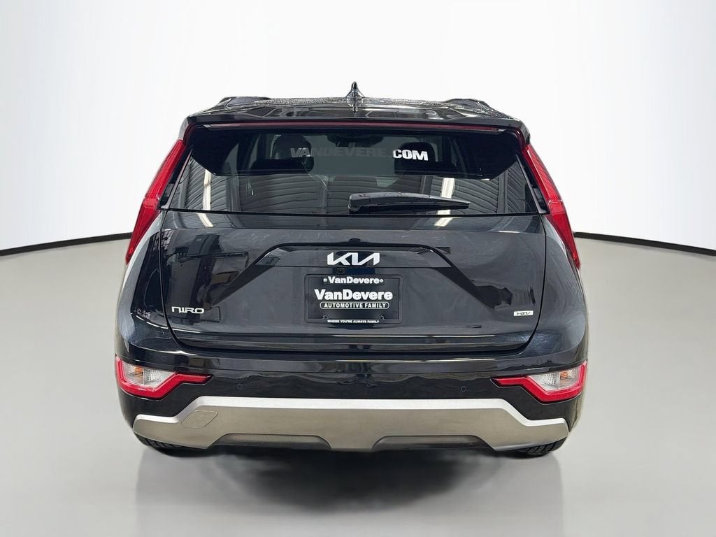 2024 Kia Niro SX