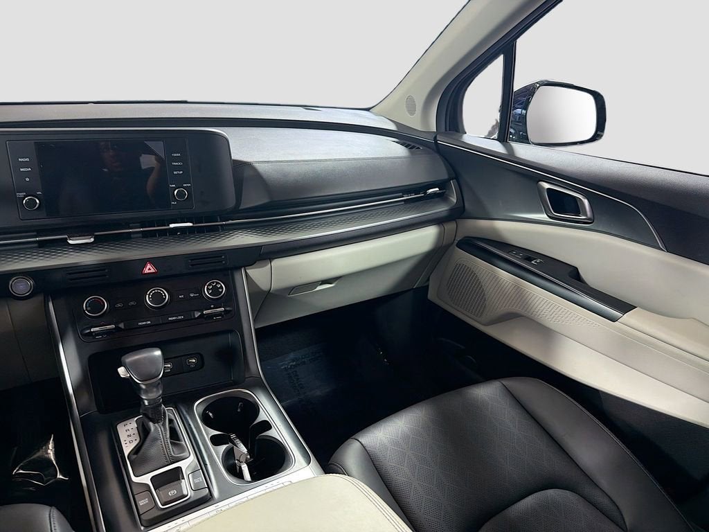 2023 Kia Carnival LX