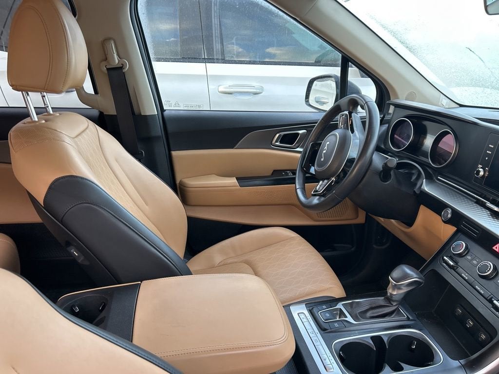 2024 Kia Carnival LX