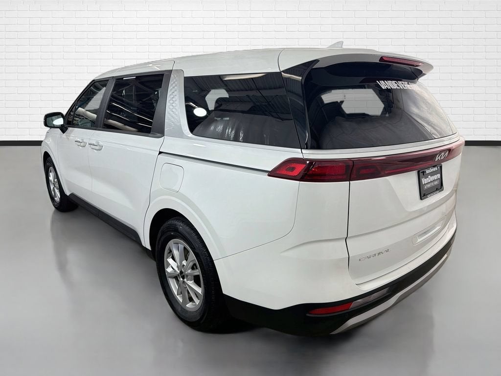 2024 Kia Carnival LX