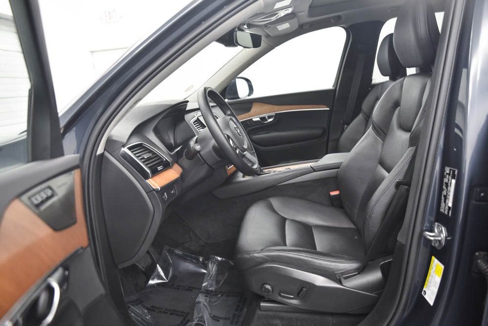 2022 Volvo XC90 Momentum