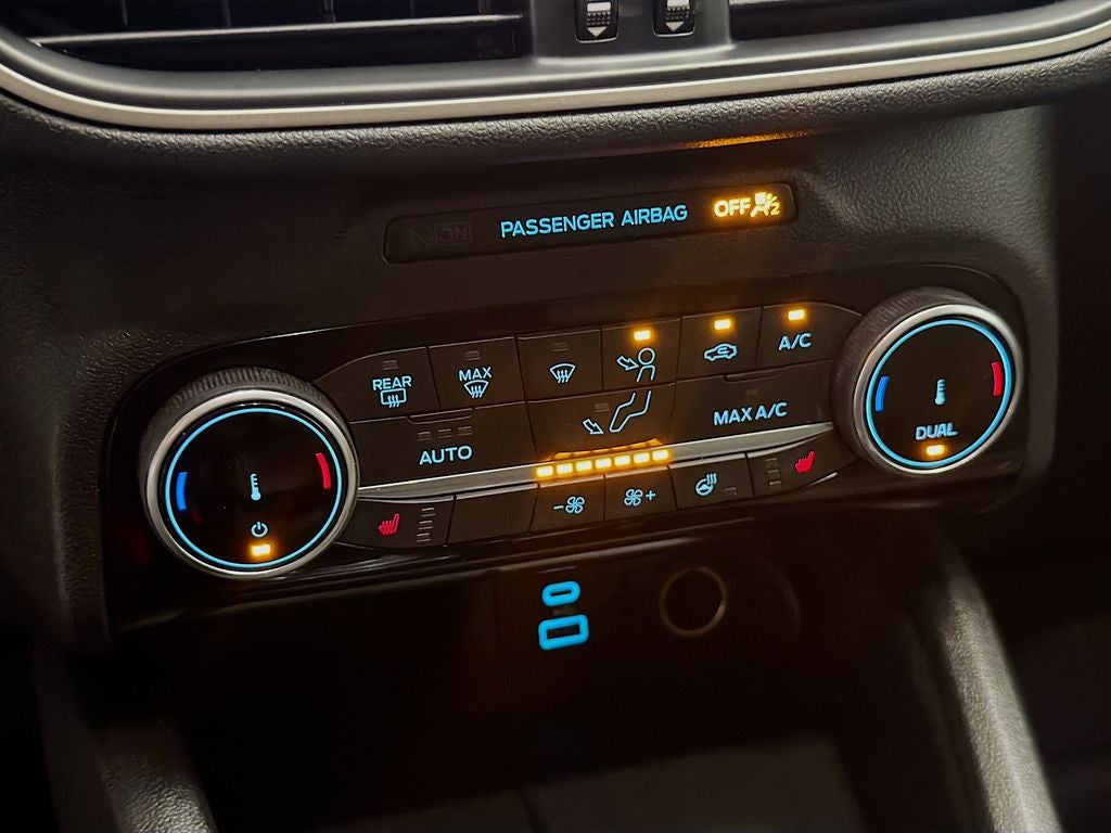 2022 Ford Escape Hybrid SE