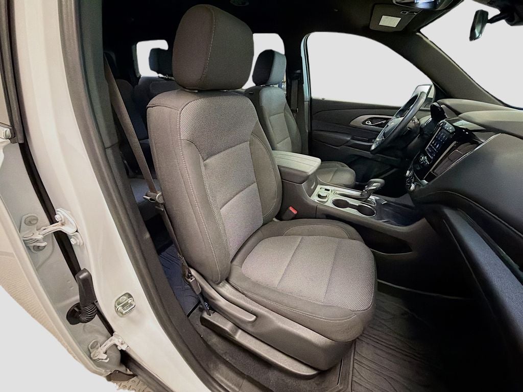 2023 Chevrolet Traverse LT Cloth w/2FL