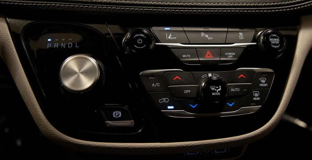 2024 Chrysler Pacifica Hybrid Select