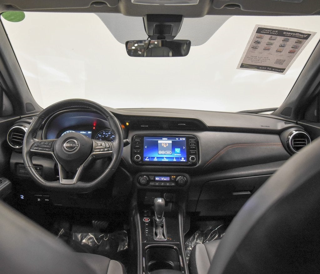 2023 Nissan Kicks SR