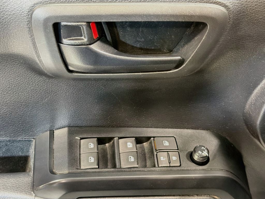 2023 Toyota Tacoma SR V6