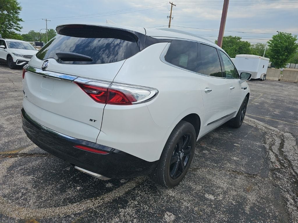 2023 Buick Enclave Essence