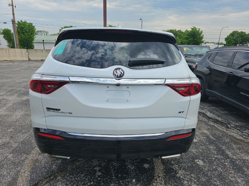2023 Buick Enclave Essence