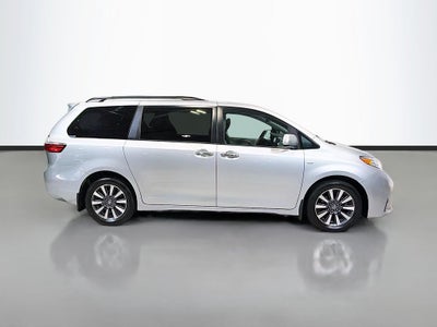 2020 Toyota Sienna XLE 7 Passenger