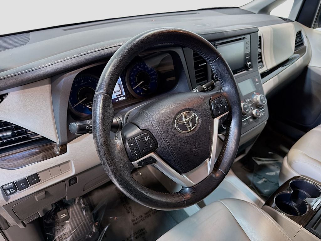 2020 Toyota Sienna XLE 7 Passenger