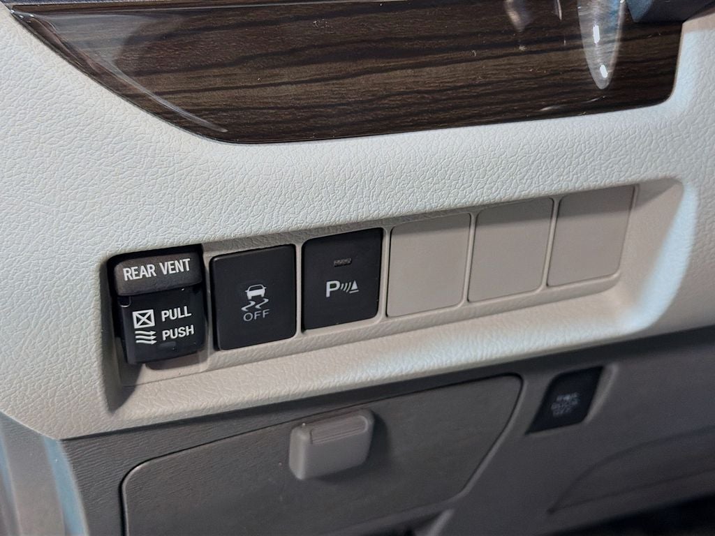 2020 Toyota Sienna XLE 7 Passenger