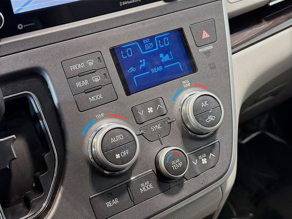 2020 Toyota Sienna XLE 7 Passenger