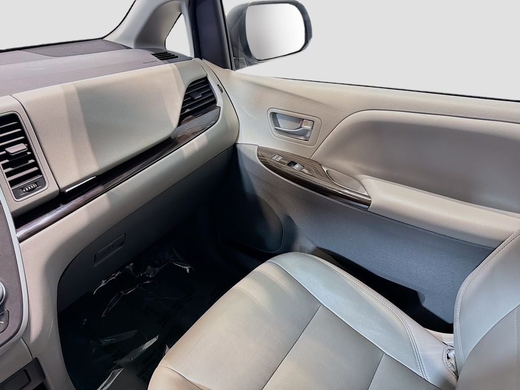 2020 Toyota Sienna XLE 7 Passenger
