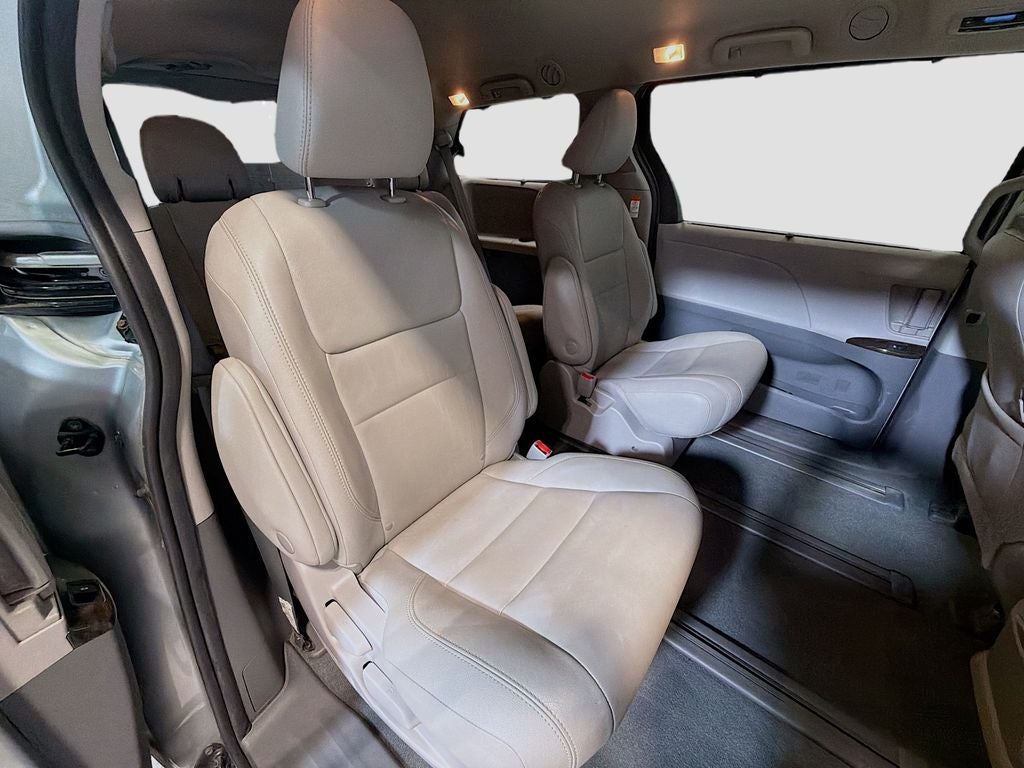2020 Toyota Sienna XLE 7 Passenger