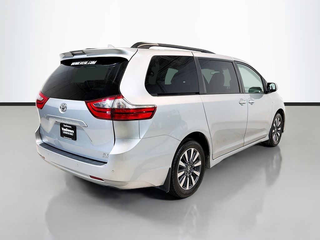 2020 Toyota Sienna XLE 7 Passenger