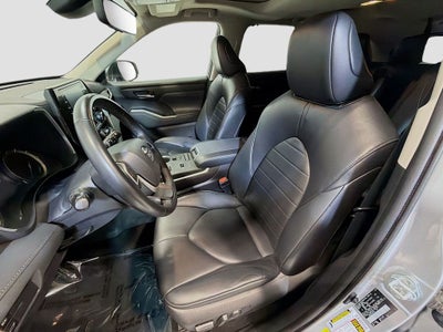2022 Toyota Highlander Hybrid XLE