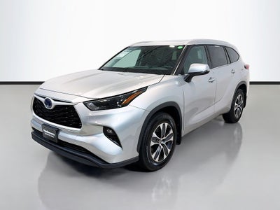 2022 Toyota Highlander Hybrid XLE