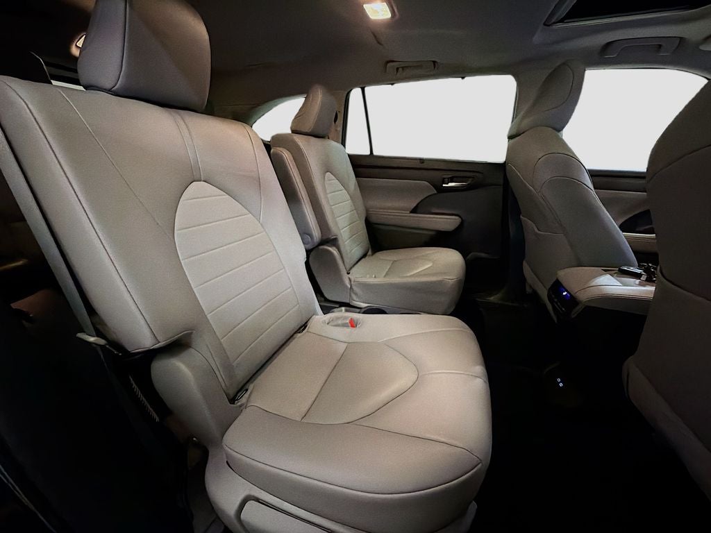 2023 Toyota Highlander Hybrid XLE