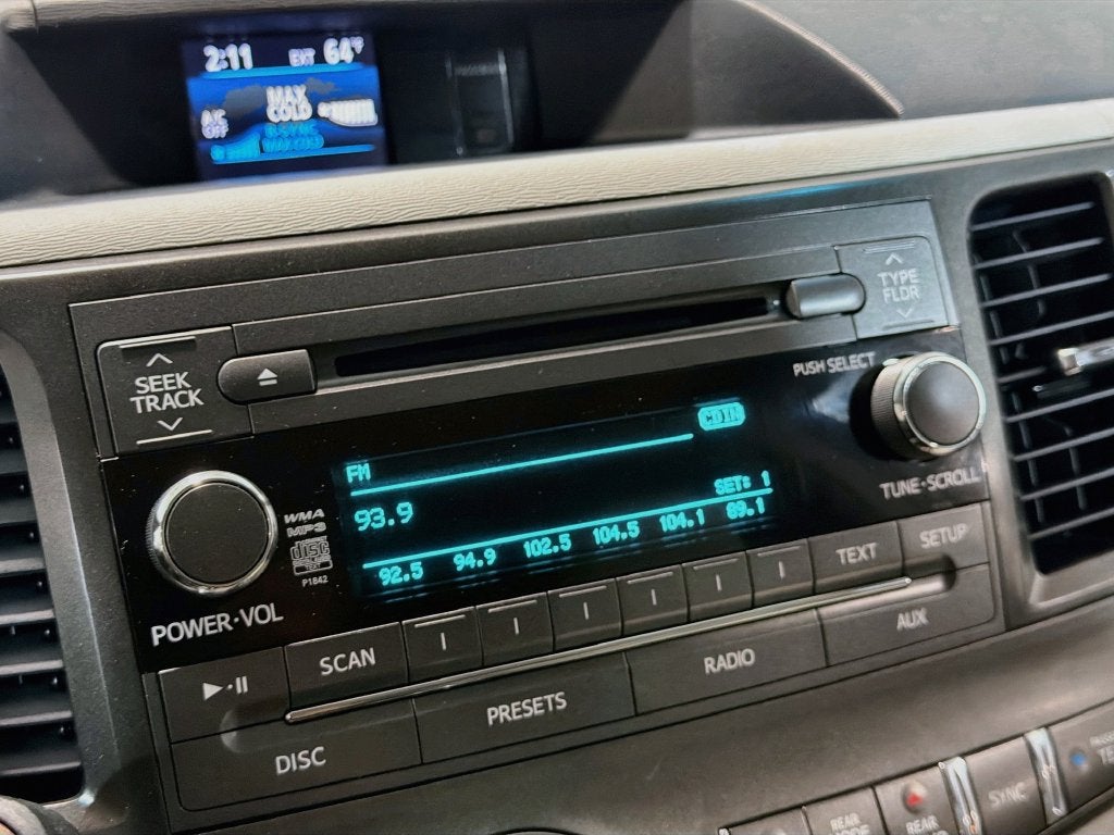 2014 Toyota Sienna XLE 8 Passenger