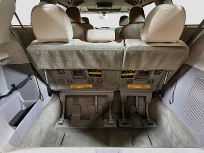 2014 Toyota Sienna XLE 8 Passenger