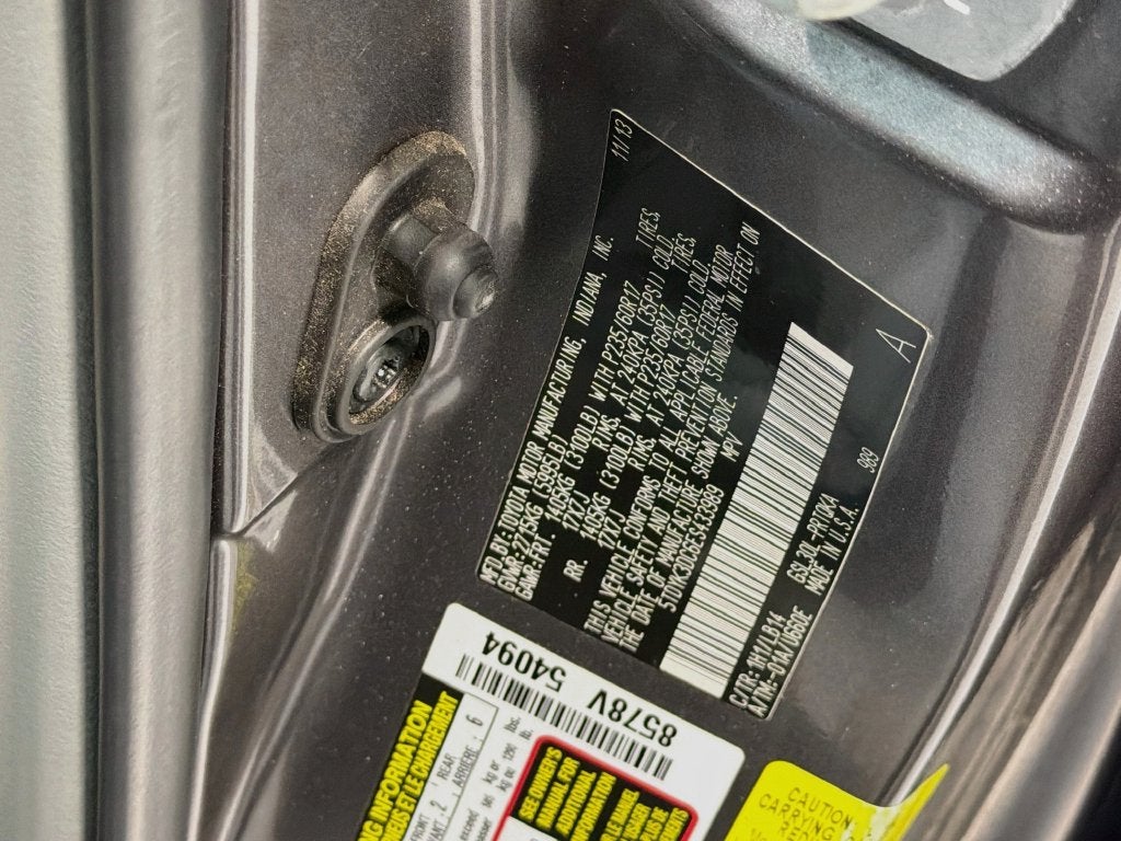 2014 Toyota Sienna XLE 8 Passenger