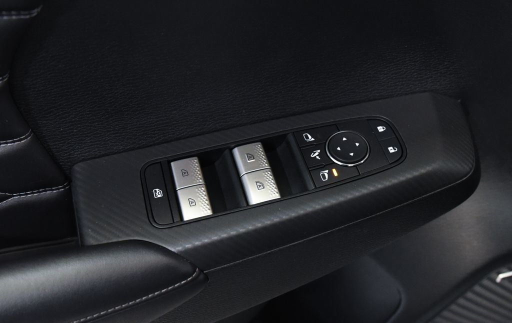 2025 Mitsubishi Outlander Base